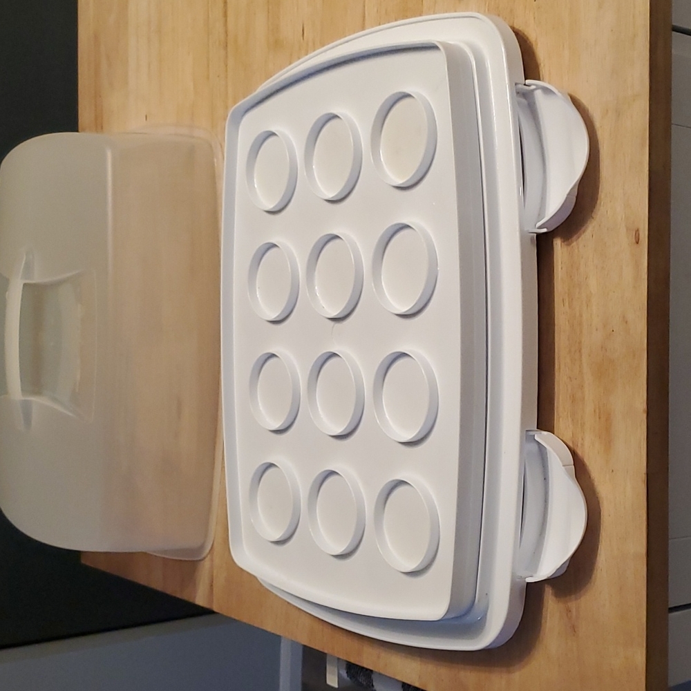 Cupcake holder! - Picture 7 of 8
